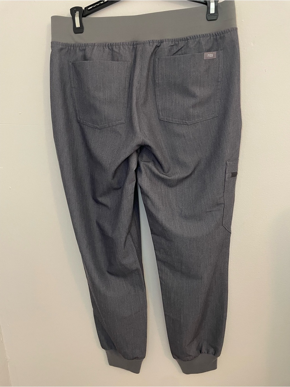 Figs Kids Gray Pajama Set with Teal Drawstrings - Picture 5 of 7